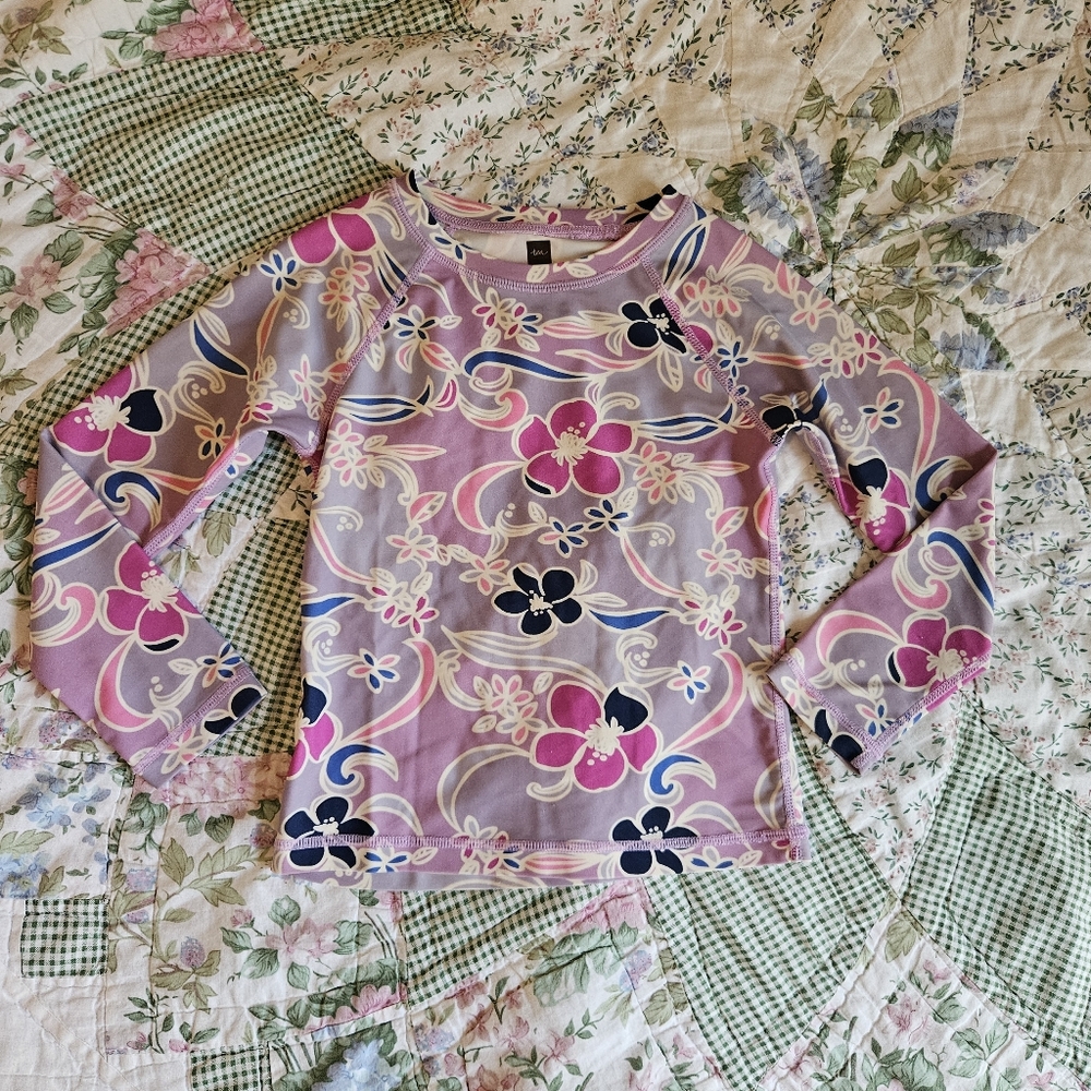 TEA COLLECTION Swim Rash Guard Girls Sz 5 Purple Pink Long Sleeve Floral